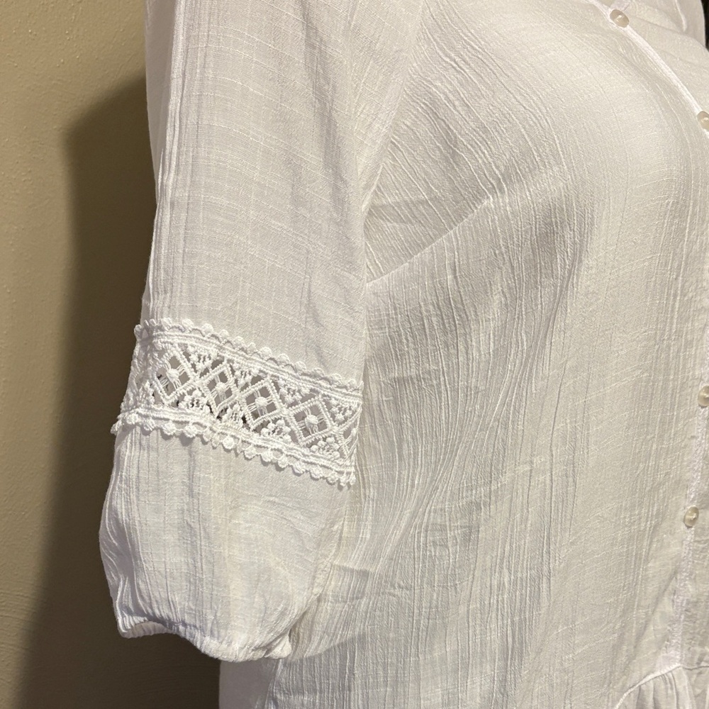 Unique Spectrum White Button-Up Women's Top - Picture 3 of 7